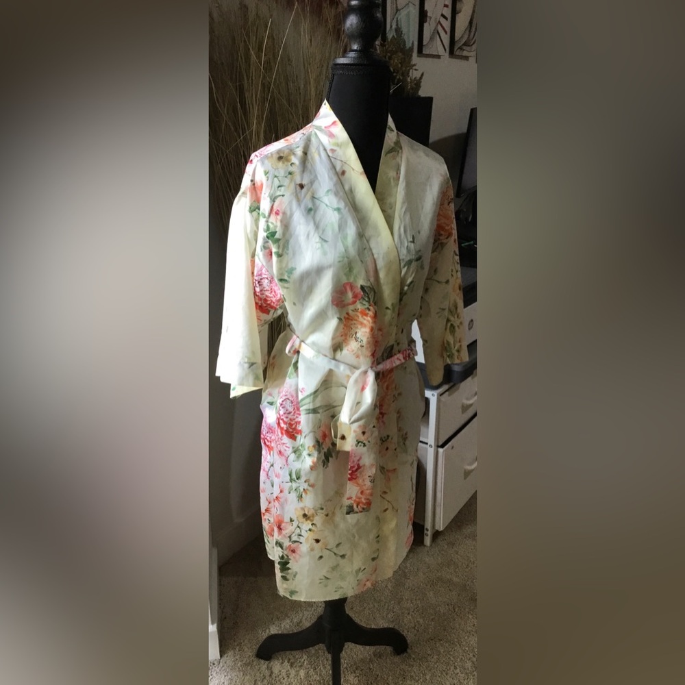 Flora Nikrooz Floral Print Silk Lounge Robe - Cream and Pink